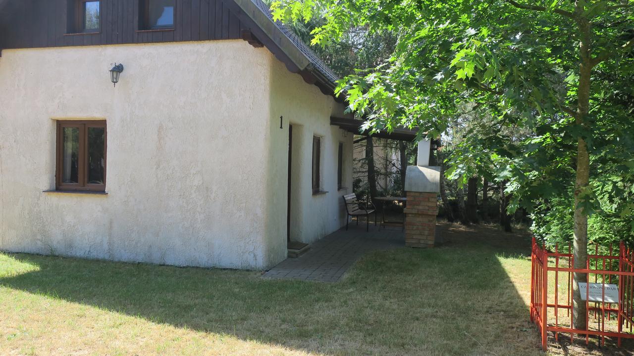 Osada Pod Czerwonym Debem - Czarny Mlyn Villa Jastrzębia Góra Eksteriør billede